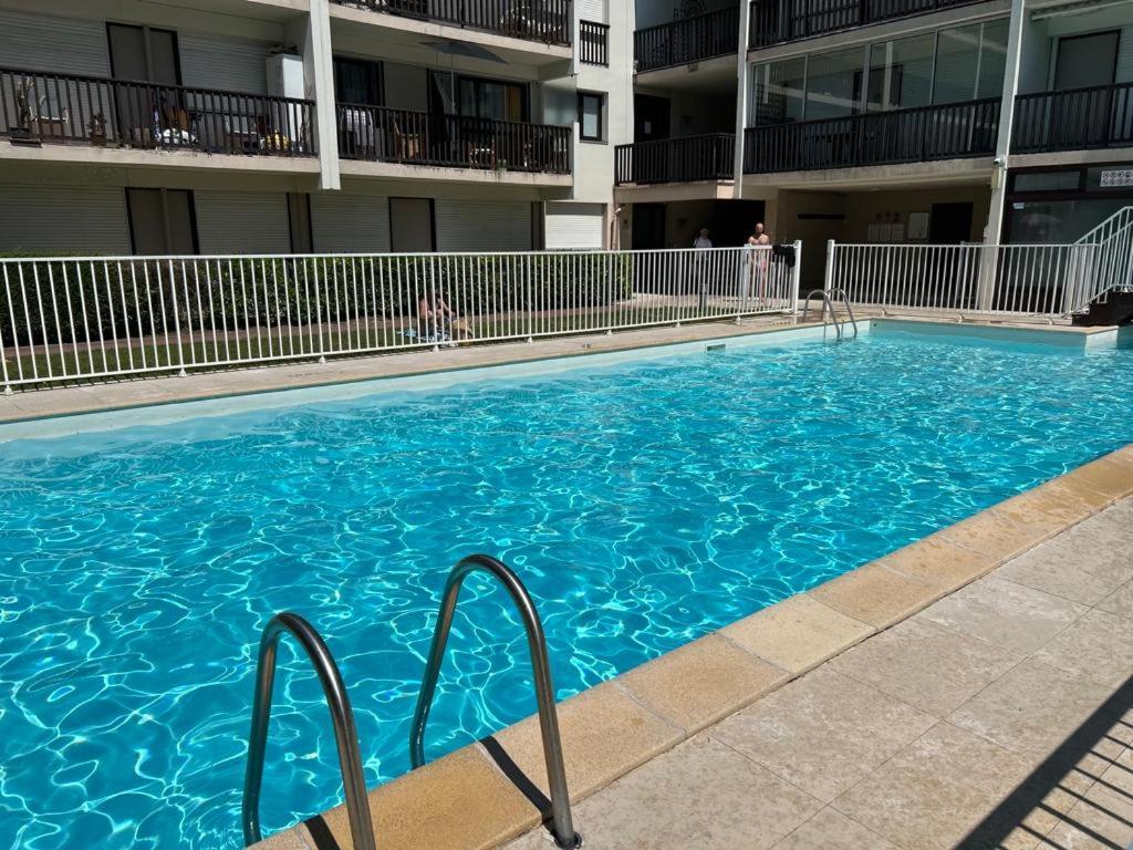 Le Cosy Avec Piscine, Balcon Et Parking Apartment Trouville-sur-Mer Luaran gambar